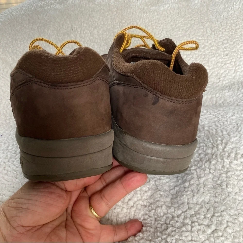 Bass tan lace